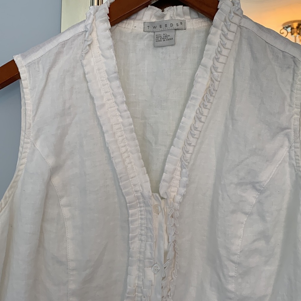 White linen sleeveless top XL